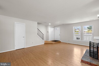 20030 Appledowre Cir, Germantown, MD 20876 - photo 4