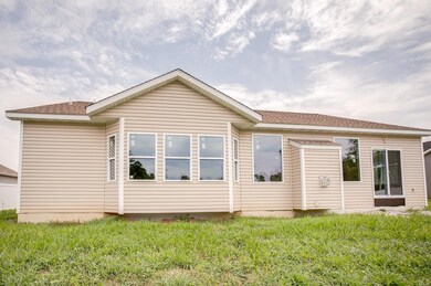 1112 Lucca Ct, Caseyville, IL 62232 - photo 5