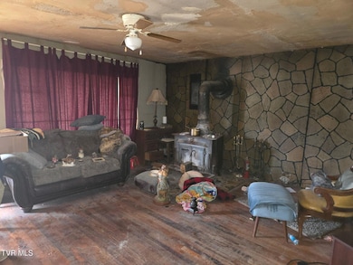 998 Bristol Caverns Hwy, Bristol, TN 37620 - photo 7