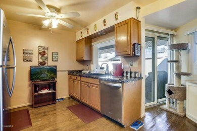 13683 N Garden Court Dr unit 152, Sun City, AZ 85351 - photo 5