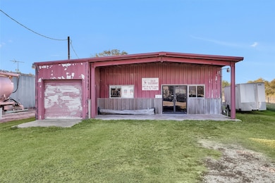 6821 Bailey St, Shiro, TX 77876 - photo 3