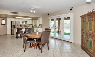827 E Village Cir Dr S-large-006-6-Kitch