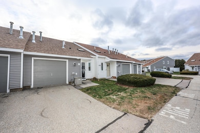 344 Elm St unit 14, Milford, NH 03055 - photo 4