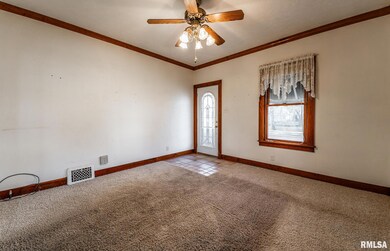 328 N Mclean St, Lincoln, IL 62656 - photo 5