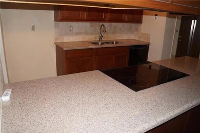 7404 Sandhurst Ln S, North Richland Hills, TX 76182 - photo 5