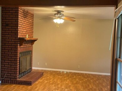 1501 Lynn St, Bonham, TX 75418 - photo 5