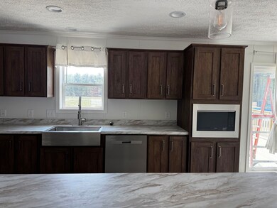 76 Diamondback Dr, Rochester, NH 03868 - photo 4