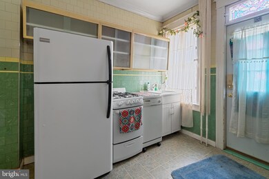 115 S Wickham Rd, Baltimore, MD 21229 - photo 4