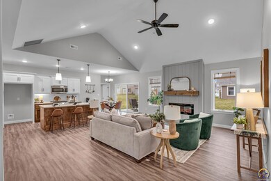 2620 E 26th Ct, Lawrence, KS 66046 - photo 7