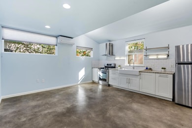 1309 Singleton Ave unit 2, Austin, TX 78702 - photo 2