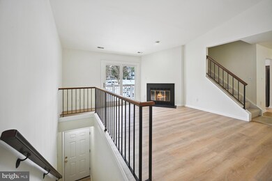 20048 Appledowre Cir, Germantown, MD 20876 - photo 3