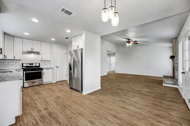 8123 Split Pine Dr, Houston, TX 77040 - photo 4