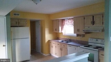 8313 Wessex Dr, Pennsauken, NJ 08109 - photo 2