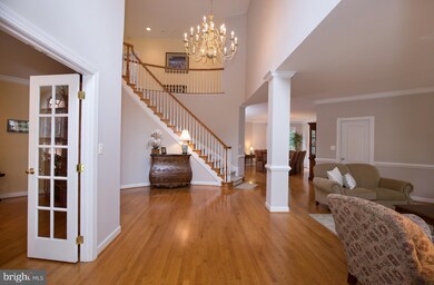 10223 Woodvale Pond Dr, Fairfax Station, VA 22039 - photo 2