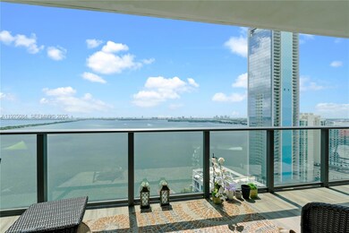 Icon Bay unit 3106, Miami, FL 33137 - photo 3