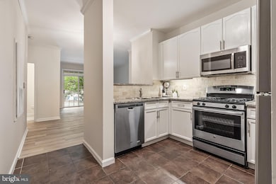 2711 Bellforest Ct unit 109, Vienna, VA 22180 - photo 5