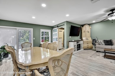 6395 Pinestand Ct (5 of 25)