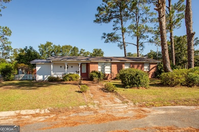 135 Morgan St, Waycross, GA 31501 - photo 2
