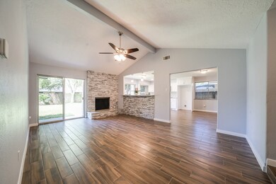 16930 Hibiscus Ln, Friendswood, TX 77546 - photo 6