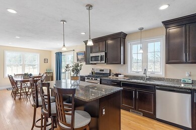 818 Mammoth Rd, Dracut, MA 01826 - photo 6