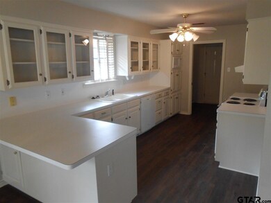 2810 2810 Crestview, Tyler, TX 75701 - photo 2