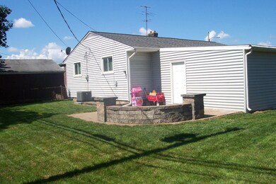 4139 Dixie Ct, Columbus, OH 43228 - photo 2