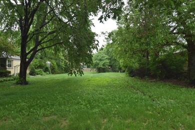 1011 S Main St, Wheaton, IL 60189 - photo 2