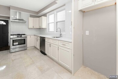 31 Halstead St, Newark, NJ 07106 - photo 7