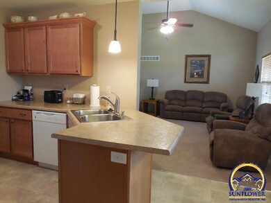 4323 SE Horseshoe Bend Dr, Topeka, KS 66609 - photo 5