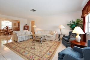 03_1902SW13Ave_Lake_93_LivingRoomDiningR