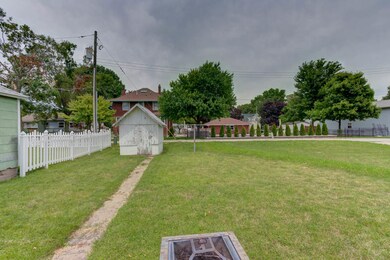 108 E Pembroke St, Tuscola, IL 61953 - photo 6
