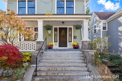 318 Pleasant St SE, Grand Rapids, MI 49503 - photo 4