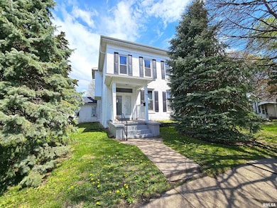 2318 W 3rd St, Davenport, IA 52802 - photo 2