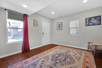 9-web-or-mls-319-e-barthman-ave