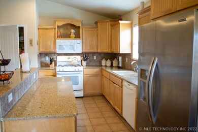 4504 S 202nd Ave E, Broken Arrow, OK 74014 - photo 2