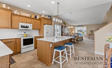 1735GrevelCt-15LoRes