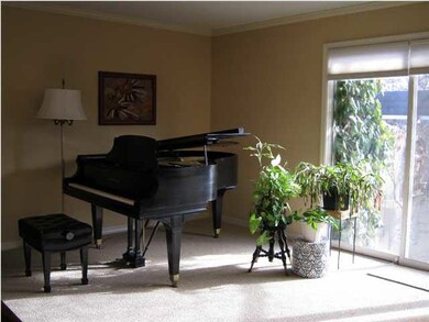 This room can be used as formal dining with east v