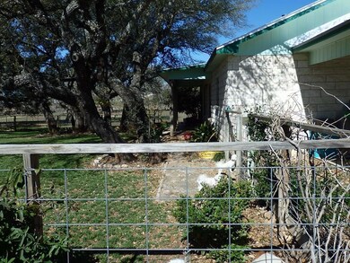 275 Shortys Ln, Fredericksburg, TX 78624 - photo 7