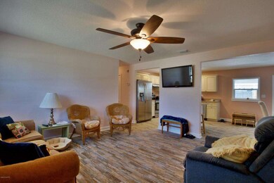 425 Pinetree Dr - 11
