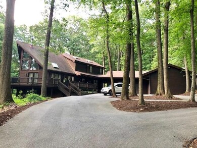 541 Oak Hill Rd, Emmaus, PA 18049 - photo 3