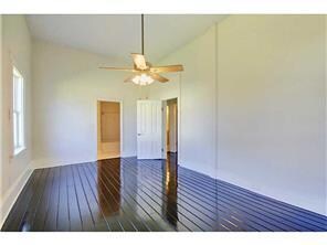 Photo. Master Bedroom With Ensuite Bath