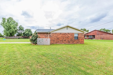 1125 S 12th St, Blackwell, OK 74631 - photo 4