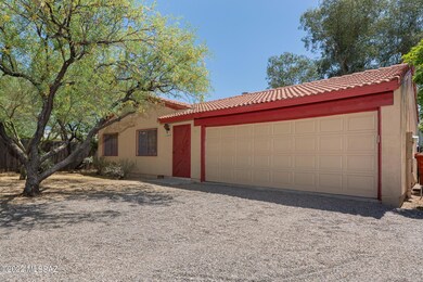 2624 N Fremont Front