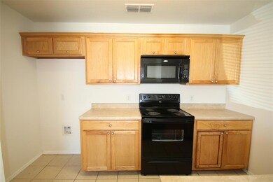 219 N Denton St unit 100, Weatherford, TX 76086 - photo 4