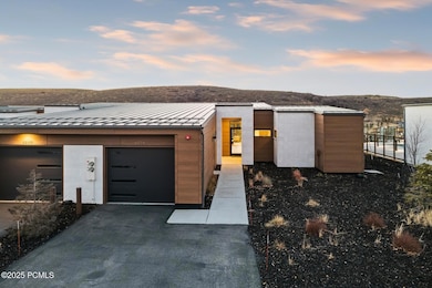 3_Aerial_1800x1200_4296464