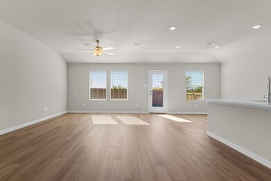 6649 Valley Lake Ln, Crowley, TX 76036 - photo 5