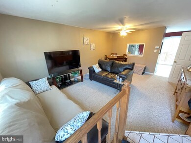 15065 Maple Glen Ct, Dumfries, VA 22025 - photo 4