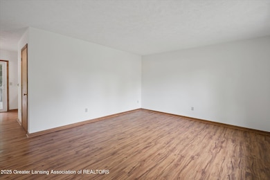 2391 S Onondaga Rd, Eaton Rapids, MI 48827 - photo 7