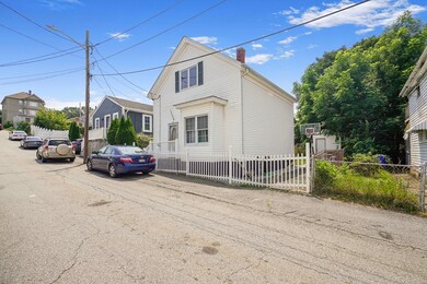 31 Sachem St, Fall River, MA 02724 - photo 2