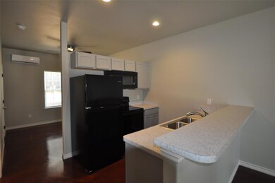 217 Price Ln unit 18, Weatherford, TX 76085 - photo 5